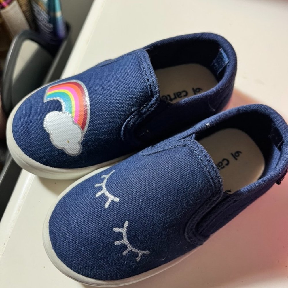 Carters Shoes Size 6